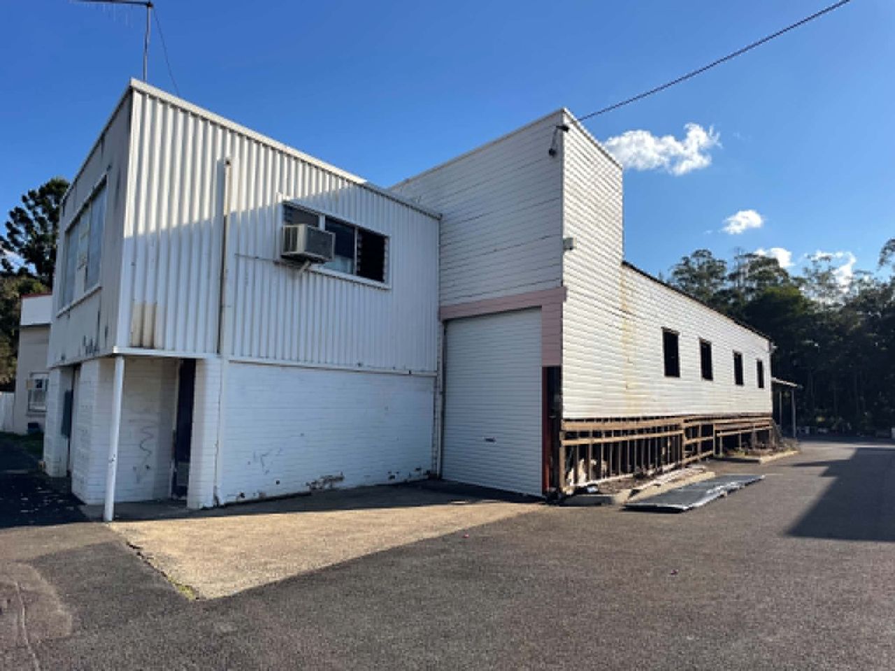 Run-down commercial building before repaint